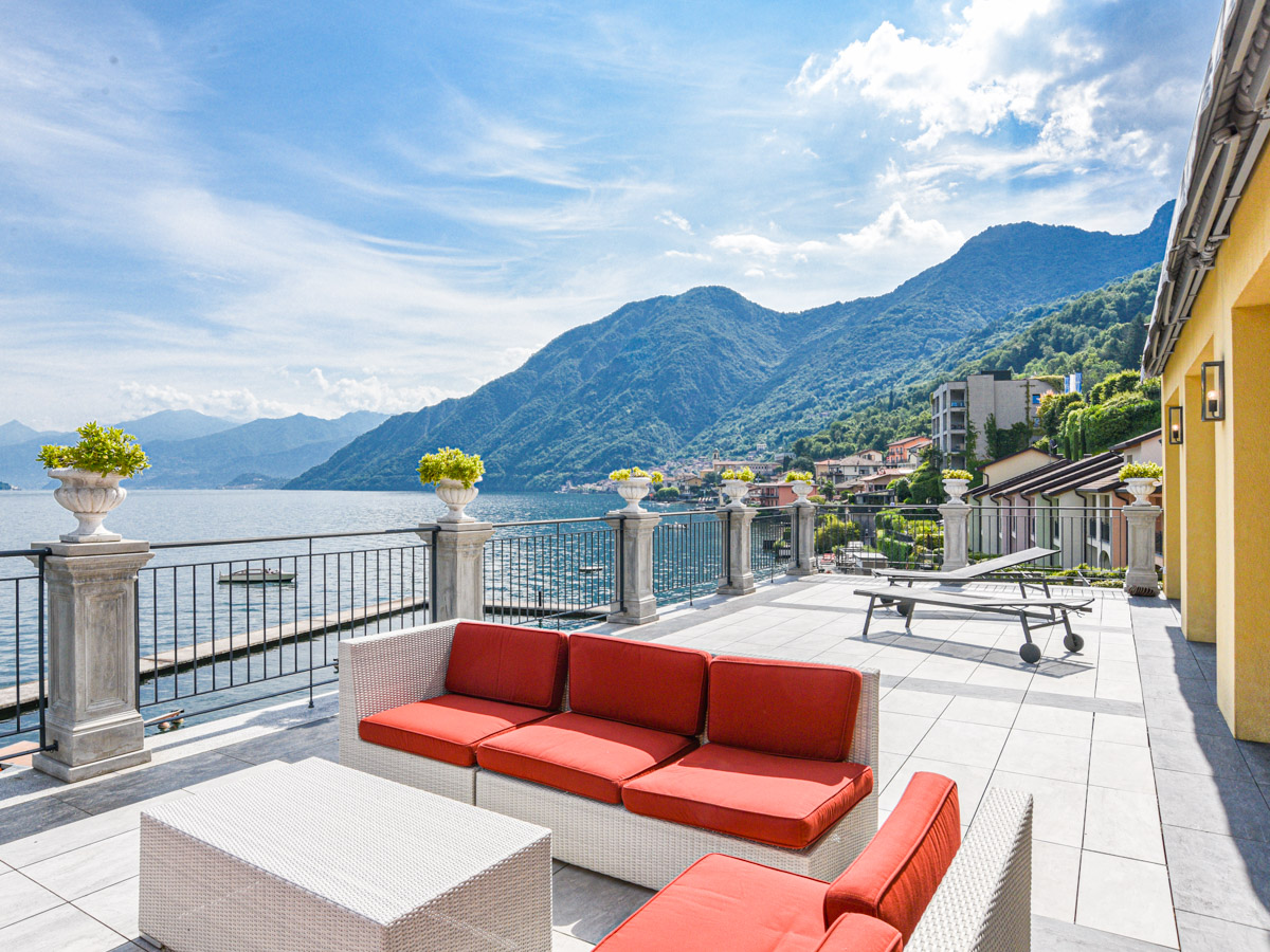 Stunning modern lakefront Villa in Lezzeno on Lake Como 01